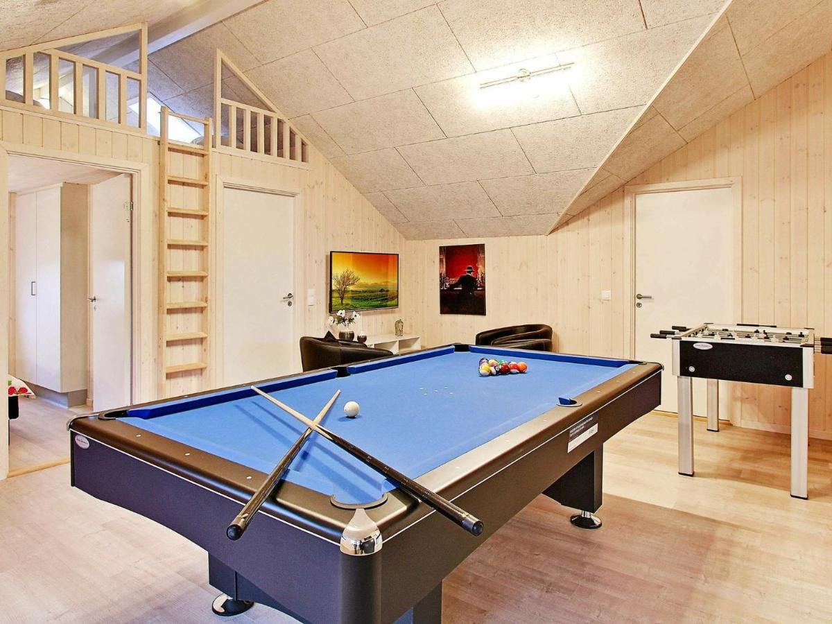 12 Person Holiday Home In Hasselberg Kappeln Ruang foto
